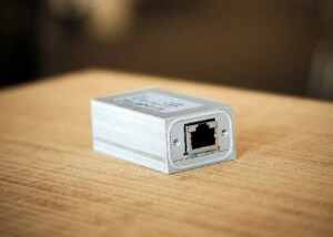 RI 4194 LAN 10 Gbps Feedthru Filter | Ranatec
